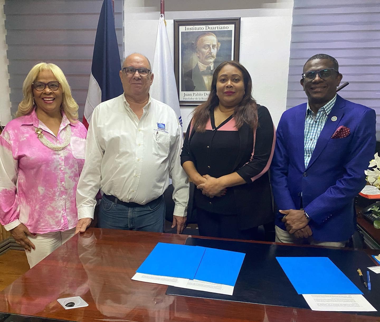 Firman acuerdo CEPROSH y Educación